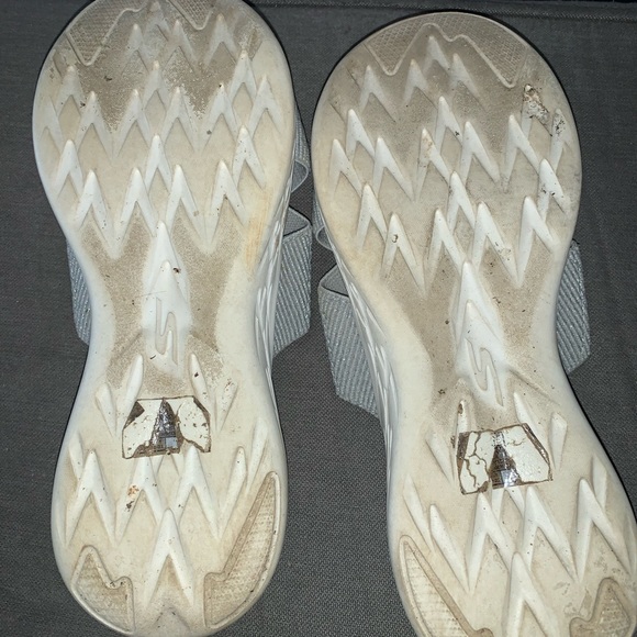 Sandals slip on. They are almost new. - Picture 3 of 4